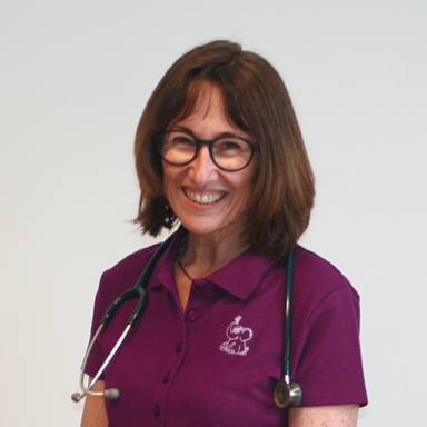 WEBgarten - Webdesign - Braunau | Porträt der Kinderärztin Dr. Sonja Szekely für ihre Praxis-Website in Braunau am Inn, ein Referenzprojekt von WEBgarten im Bereich Gesundheitswesen.